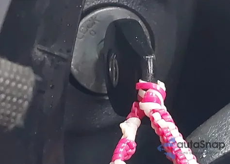 2015 Nissan Versa Note S (Sr)/S Plus/Sl/Sr/Sv z USA, uszkodzony, nr VIN 3N1CE2CP8FL431316